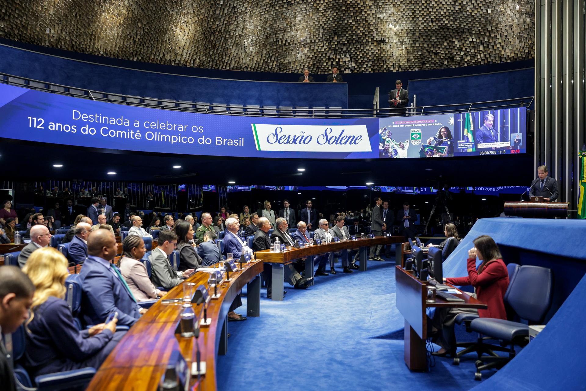 Parlamentares e atletas celebram história e futuro do esporte brasileiro nos 112 anos do COB
