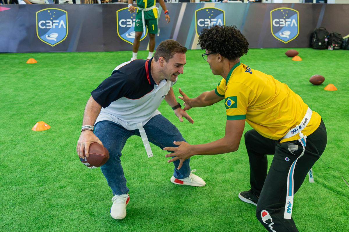 Arthur Zanetti reencontra fãs na COB Expo e exalta parceria do Time Brasil com a adidas