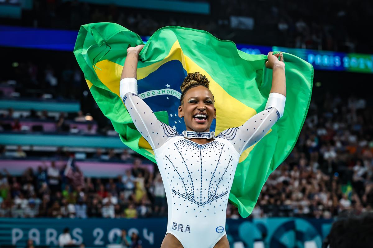Rebeca Andrade destaca emoção do Dia Olímpico