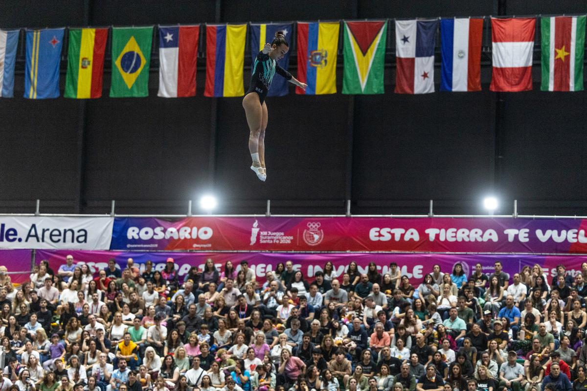 Camilla Lopes brilha e ginástica de trampolim conquista 3 ouros e 1 bronze em Santa Fé 2026