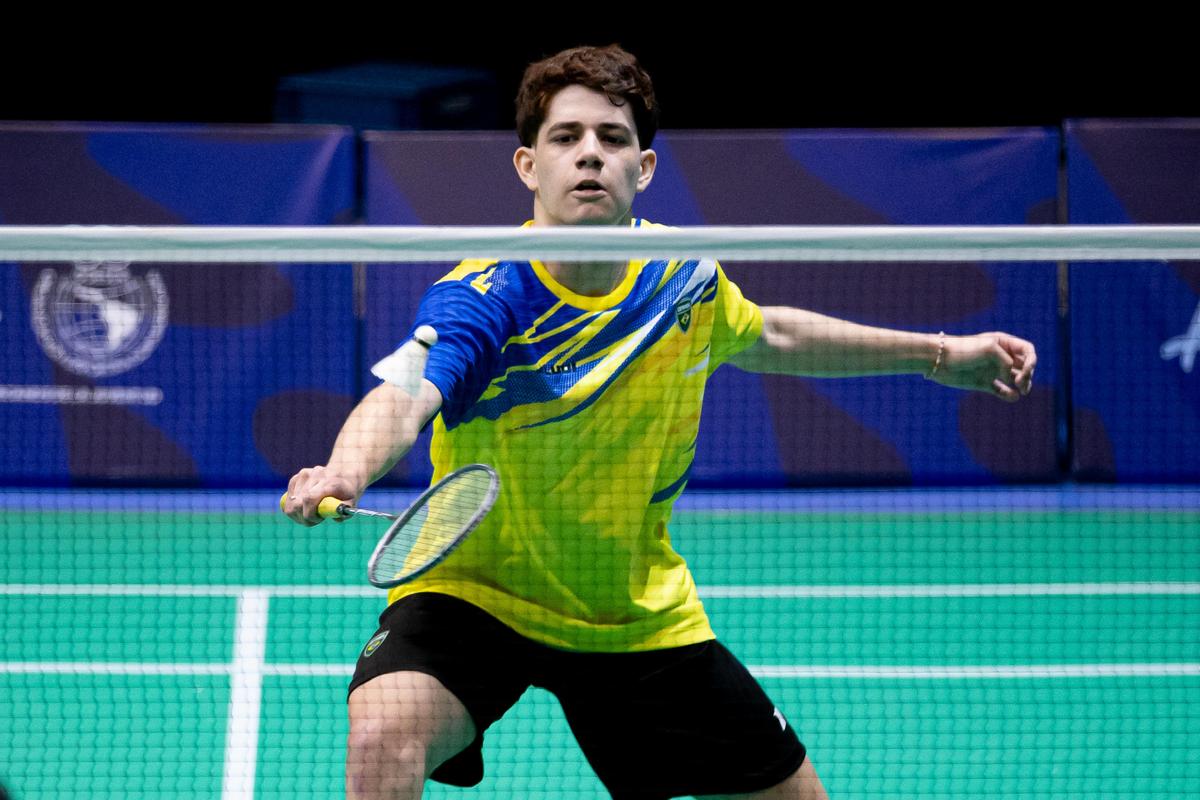 Fhelipe Lennon se acalma e vence em estreia no badminton no Panamá