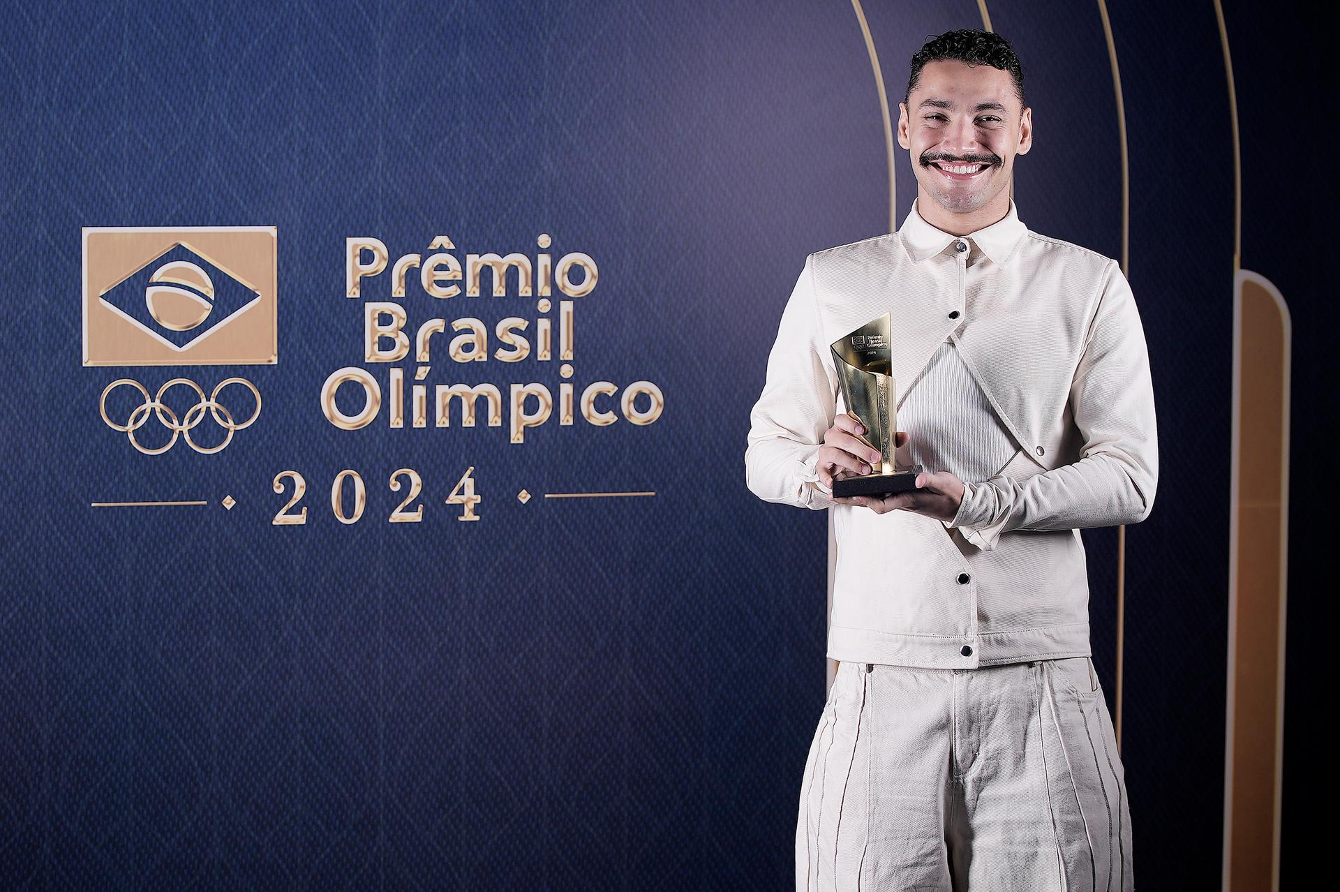 Prêmio Brasil Olímpico 2024 - Rio de Janeiro, Brasil - Ginástica Trampolim – Ryan Dutra recebe o prêmio de Melhor da Modaliadade. Foto: Alexandre Loureiro/COB