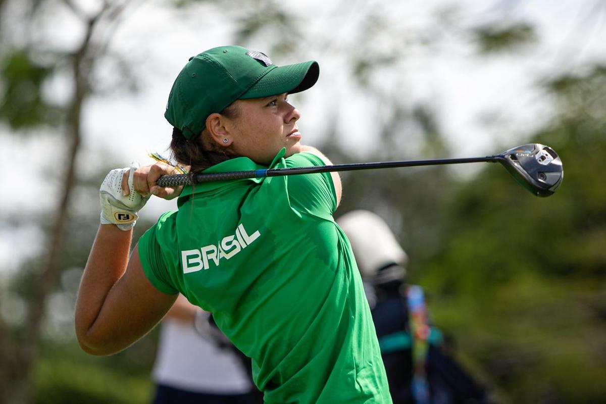 Golfista Eduarda Roggero está na liderança após primeiro dia de competição no Panamá 