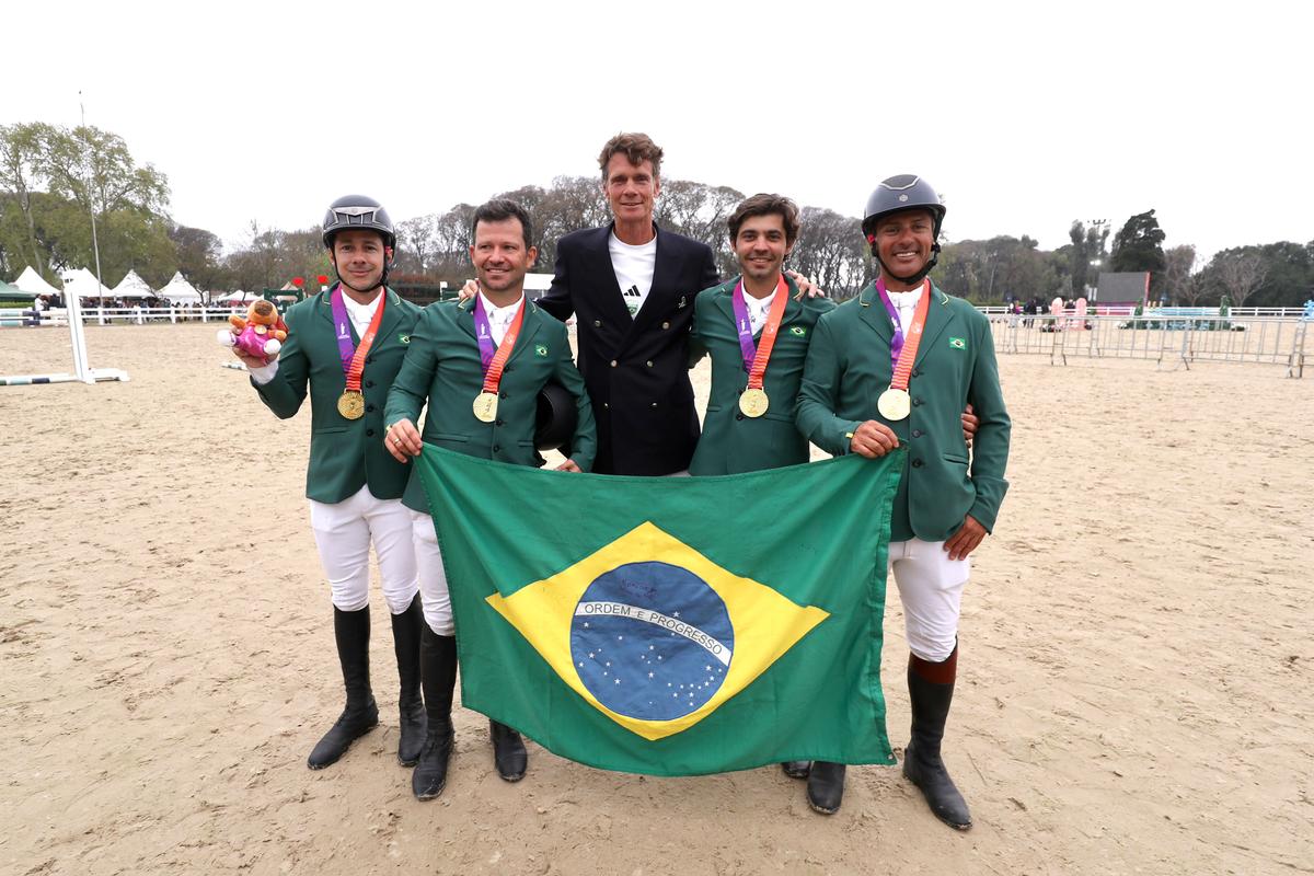 Técnico britânico celebra ouro e vaga no Pan no hipismo completo, e fala em evolução do Brasil